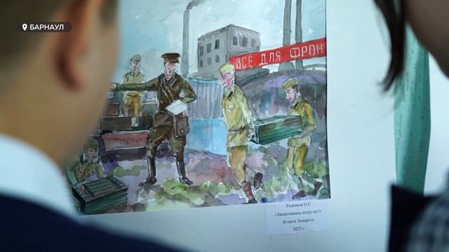 Учитель изобразительного искусства из Барнаула подготовил выставку "По рассказам деда"