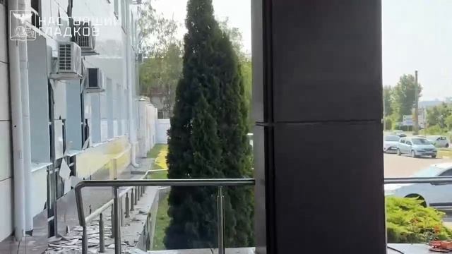 ЧУТЬ НЕ УБИЛО ГУБЕРНАТОРА: БПЛА ударил по зданию суда в Белгороде.