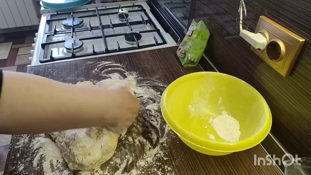 Я ПЕКУ КУЛИЧИ А ВЫ!?), ДОЧЬ ПОМОГАЕТ) МАКСИМ С МЕДАЛЬЮ)