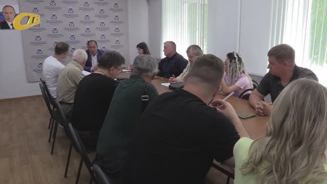 РАБОЧЕЕ СОВЕЩАНИЕ ПО ПОВОДУ РЕМОНТА ДВУХ УЧАСТКОВ ДОРОГ ПРОШЛО В АДМИНИСТРАЦИИ ЖЕЛЕЗНОГОРСКА