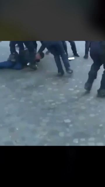 бьёт прямо в евроморду