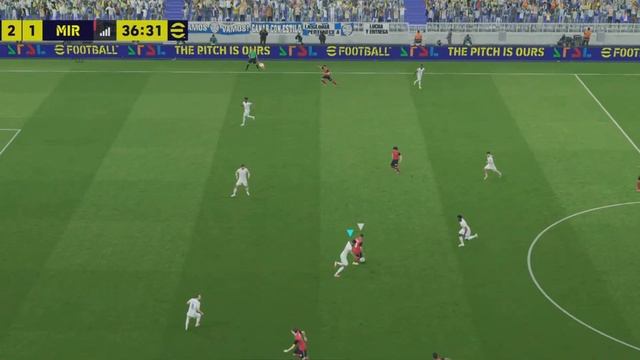 eFootball 2025. Drag-back дуплетом. Соперник убежал