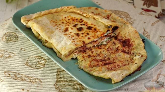 Турецкие лепёшки с начинкой. ГЁЗЛЕМЕ С ТВОРОГОМ И БРЫНЗОЙ