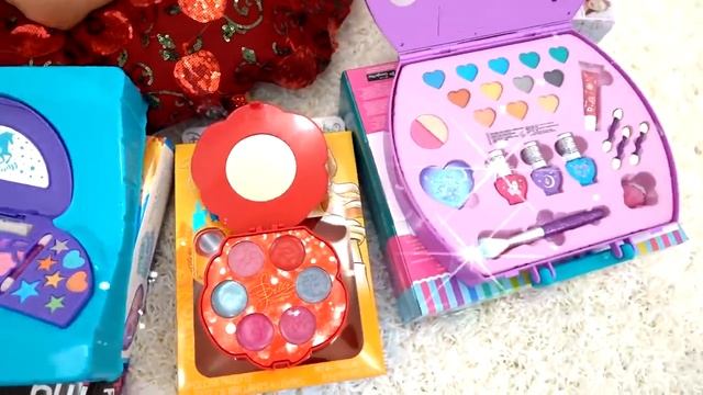 ДИАНА И РОМА - Диана хочет играть с Папой и не идти на День рождение