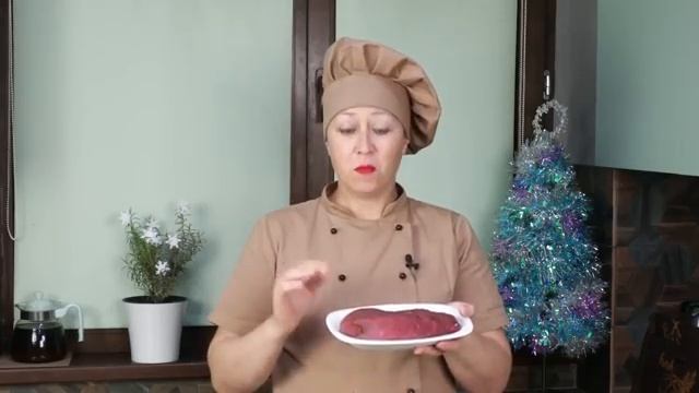 Рулет из говядины с куриным паштетом и грибами. Отличное блюдо для праздничного стола.