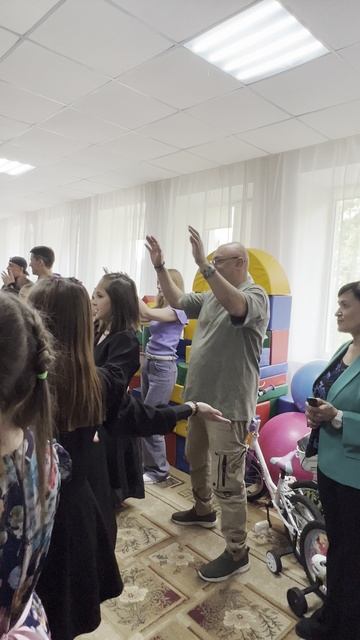 Детский дом Харцызск, поездка ко дню защиты детей "Тележки Добра".