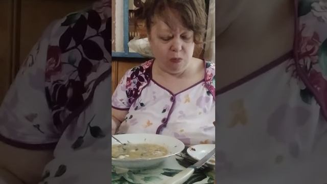 Мукбанг ем вкусное сало