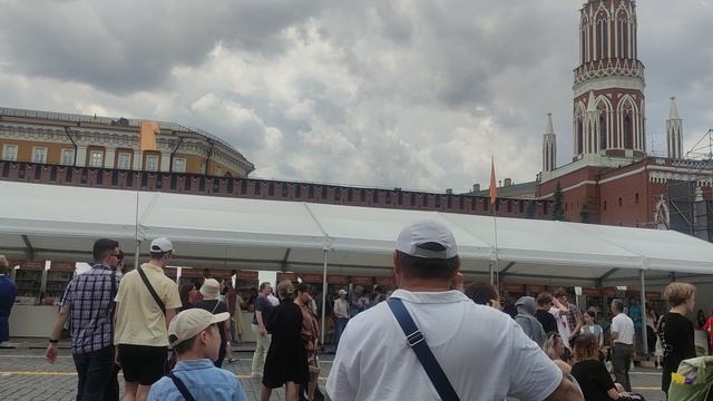 репортаж с книжной ярмарки на Красной площади 7 июня