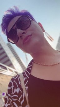 Немного сменила прическу сегодня ) отращиваю волосы под горшок ) скоро поменяем тут аватарку :)