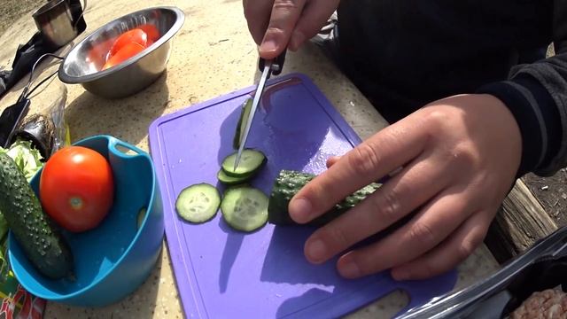 Сумасшедшая кухня / Как приготовить бургер в походе / Лёгкий перекус