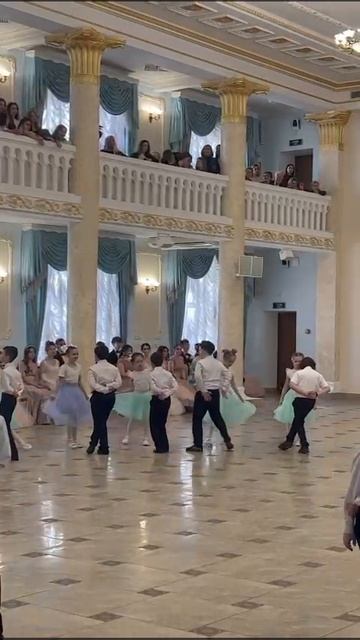 Танцы во втором классе!
