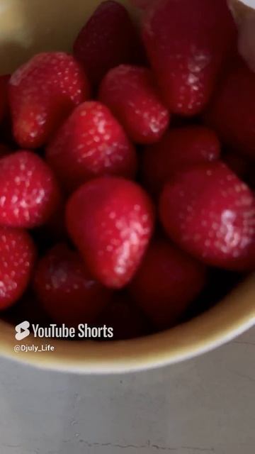 Клубника 🍓, кушаем витаминчики 😋, всем приятного аппетита 😊😉👍👋
