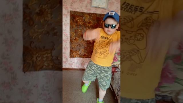 третья часть как мы прячемся на втором этаже от мам