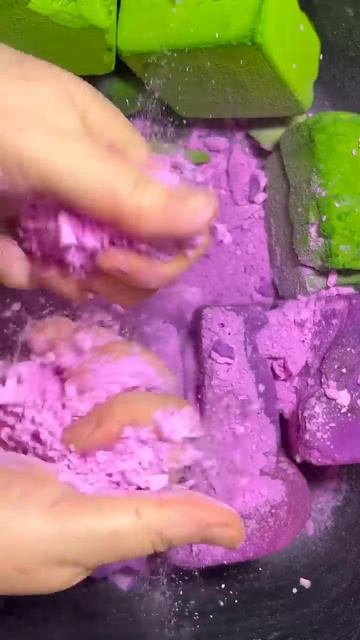 Lime Green & Pink Dyed Blocks #gymchalk #satisfyingvideos #asmr