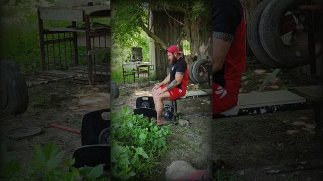 Отдохнул, снова в строю🙏 погонял 70 кг и на блоке 20 кг плавно вливаюсь в свой пик 🥁 ещё дам огня