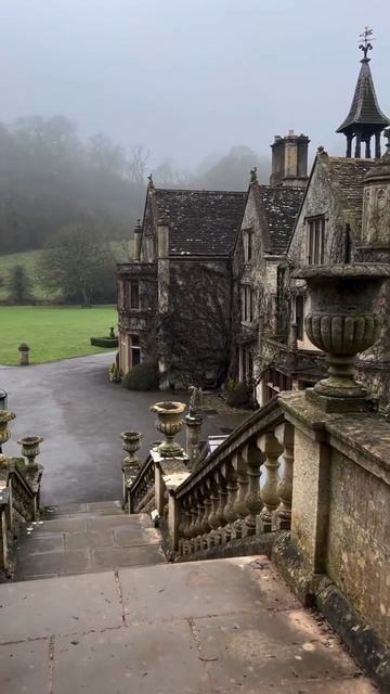 Деревня #Касл_Комб #Англия.
Castle Combe - небольшая деревня в Котсуолде, графство Уилтшир, Англия.