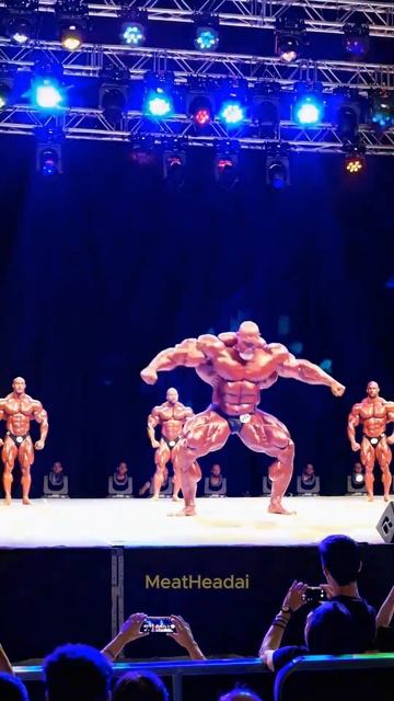 рост 6 футов 9 дюймов, 67 лет, культурист - 6 foot 9, 67 years old bodybuilder