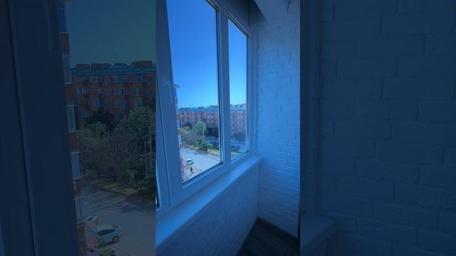 Есенина 104, кв 95 большая студия 38,3м
89881840402