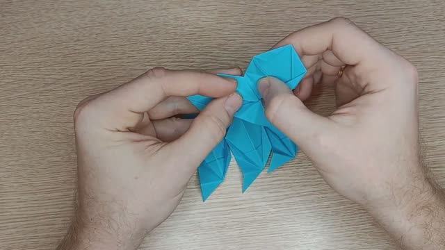 ❄️ Снежинки из бумаги  Простые бумажные снежинки  Как сделать снежинки из бумаги