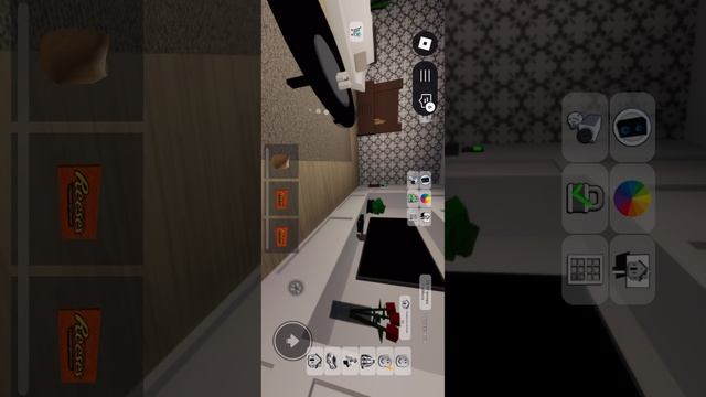 Играю в роблокс