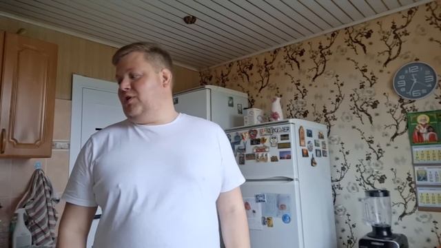 С УТРА В ХЛОПОТАХ ДЕНЬ РОЖДЕНИЯ У МАМЫ ЧТО ПОДАРИЛ?