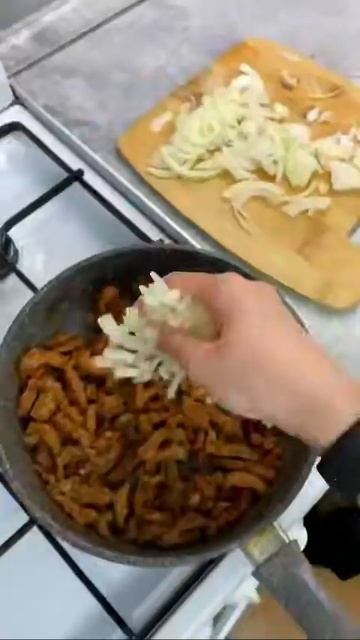 Говядина в сметане
