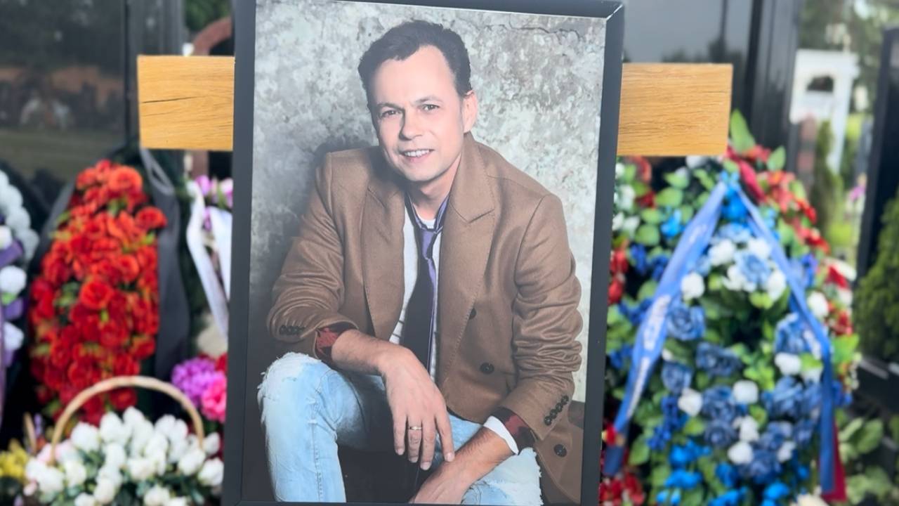 Умер в возрасте 57 лет в реанимации... 58 лет могло бы исполниться Владимиру Левкину🙏Троекуровское.