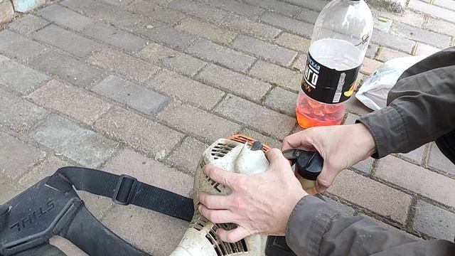 Как завести бензокосу stihl fs55.mp4