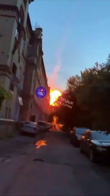 Наши ракеты бьют по целям в Луцке.