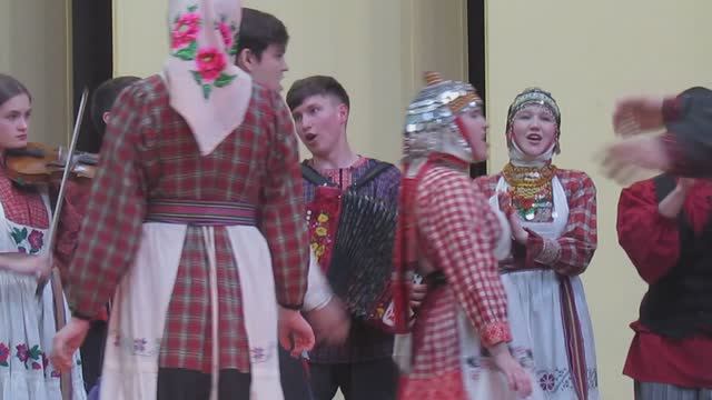 чувашская песня. студенческий спектакль по повести ю.скворцова "савапла вут". фрагмент