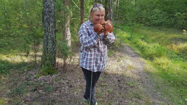 Сбор грибов в лесах Мещерского края