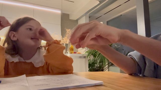 Лиза Тысяча участвует в квесте СУТКИ в роли УЧИТЕЛЬНИЦЫ🔥