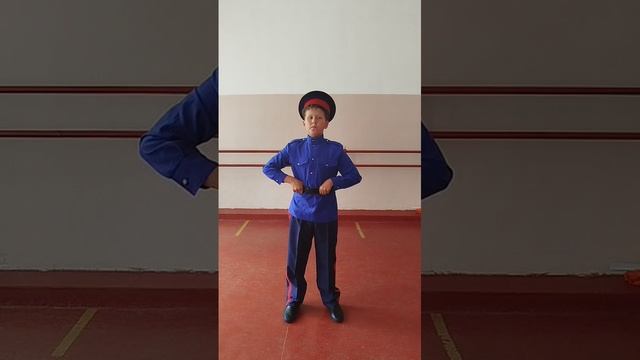 донская казачья песня (походная)
"Напою в реке коня"
исполняет Егор Белоус
отд. Сольное нар. пение