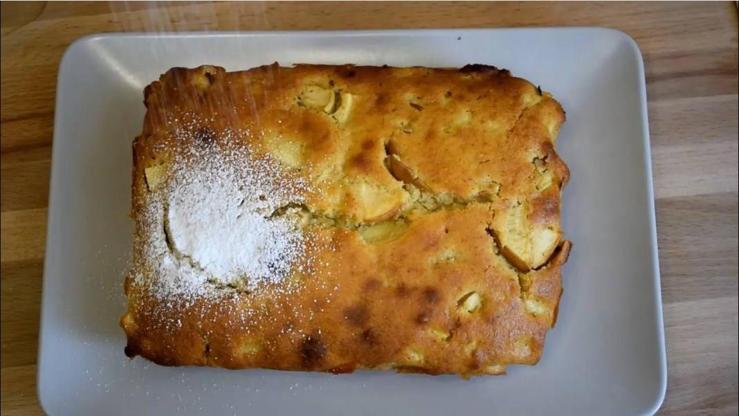 Несравненная шарлотка! Самый вкусный рецепт!  Яблочный пирог!  Он буквально тает во рту!