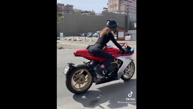 8 ИЮНЯ НА КАНАЛЕ
" РЕАКТИВНЫЙ ЛАЙНЕР "