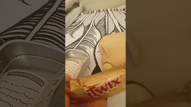 Лёля принесла сюрпризы.