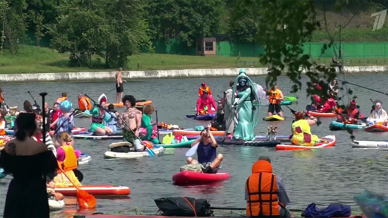 В Серебряном бору в Москве прошла грандиозная регата на сапбордах