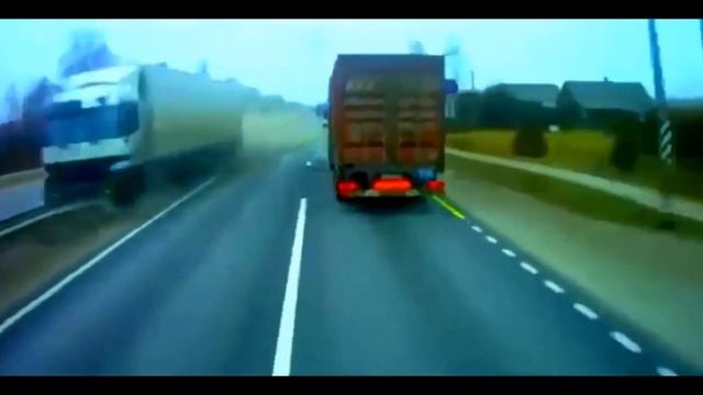 СМЕРТЕЛЬНЫЕ аварии с фурами! Жесть! 18+