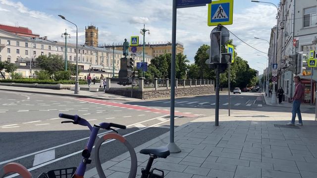 Прогулка по Старому Арбату в Москве: Советские памятники и исторические виды