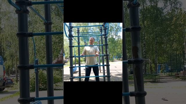 Какие упражнения можно выполнять самостоятельно для восстановления после инсульта руки?