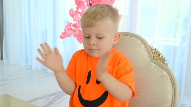 ДИАНА И РОМА - Оливер и Адам Помогают Маме Собрать Ингредиенты для Пирога