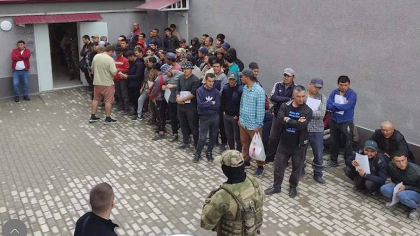 Полиция ДНР провела рейды по выявлению нелегальных мигрантов в Мариуполе