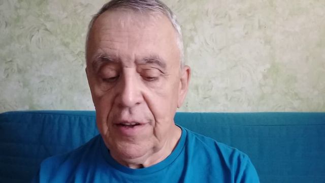 Мы гуляли по Елисейским Полям, потом взяли снова такси и поехали на Монмартр