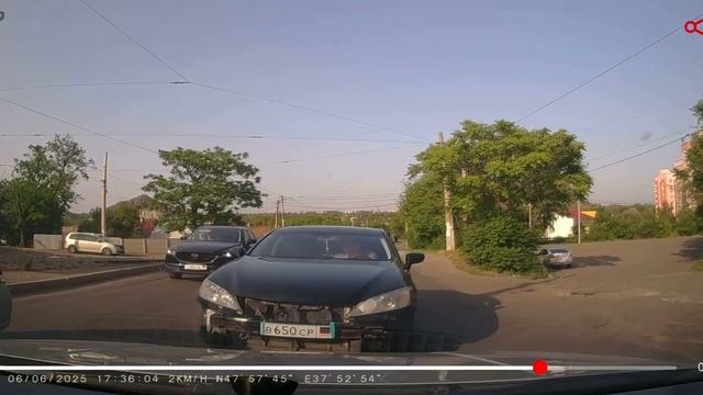 Едет по встречке, ул. Пролетарская😱