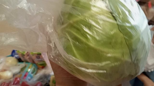 Карина и Ангелина делают обзор покупок из Дикси и овощного магазина