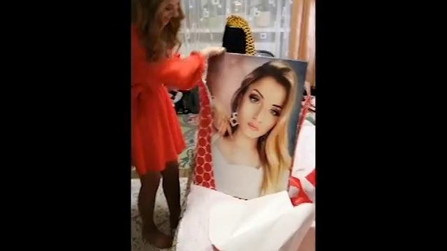 Эмоции от подарка. Шикарный портрет на холсте Family Holst.