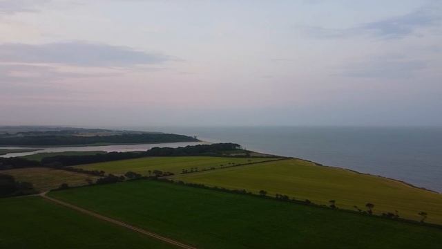 красивые места в Англии ,старая церковь и развалины ок