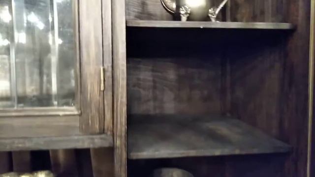 Antique  cupboard and piano/Старинный шкаф и пианино