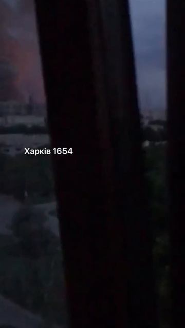 Кадры ночных прилетов по заводу Коммунар в Харькове