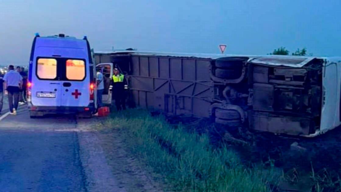Пятеро человек пострадали в ДТП с автобусом на трассе в Самарской области